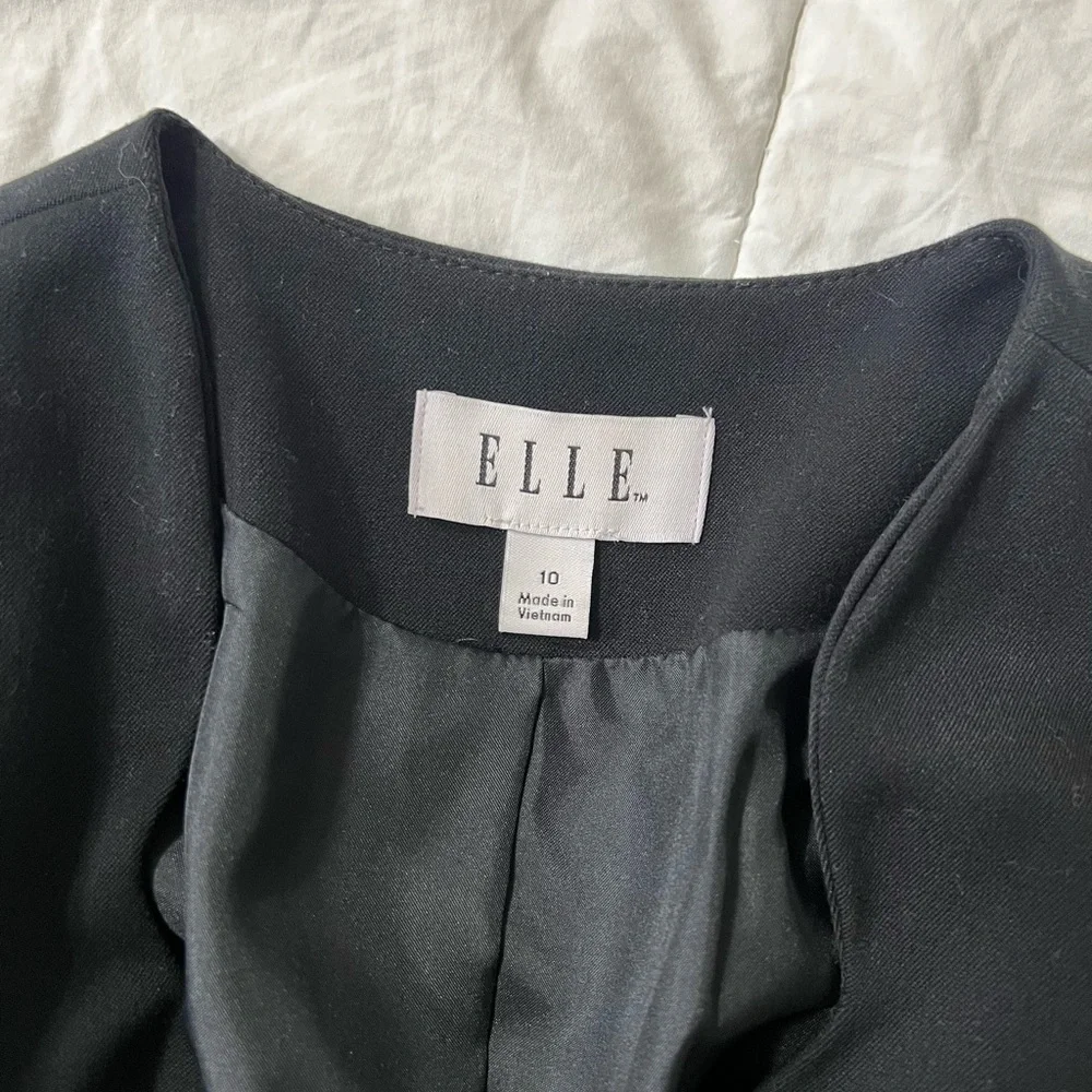 Elle Women's Black Blazer Scalloped